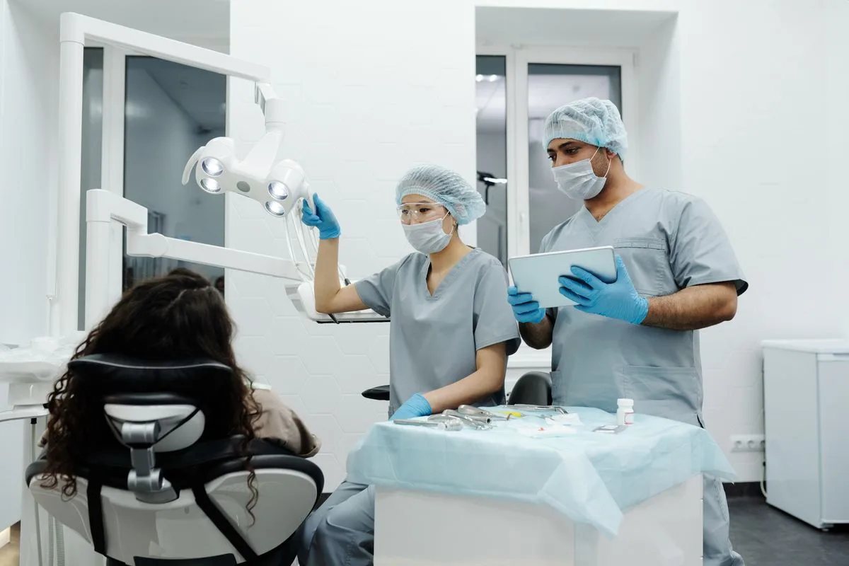 Dentist with child patient